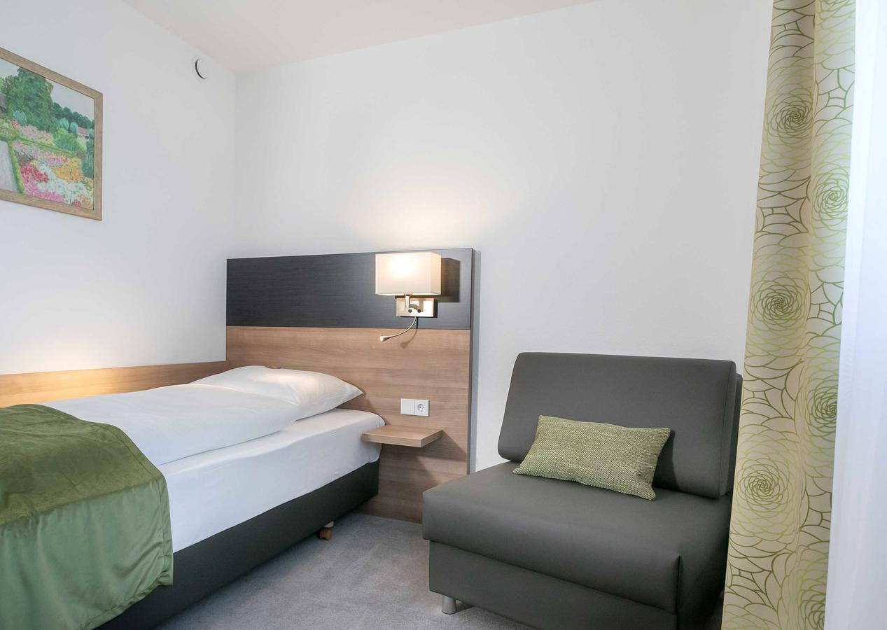 Hotel Kern garni Walddorf  Exteriör bild
